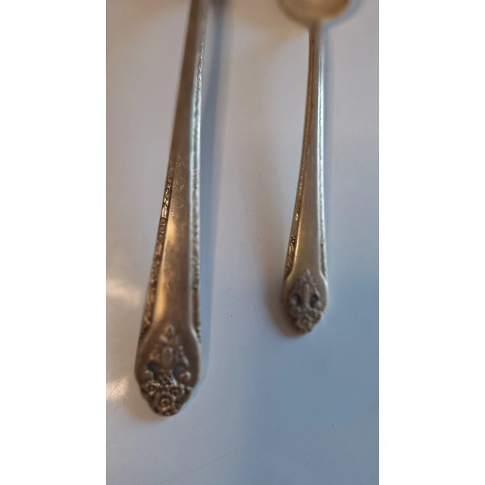 WM A ROGERS ONEIDA LADY STUART SILVERPLATE SERVING SPOONS SET OF 2 VINTAGE